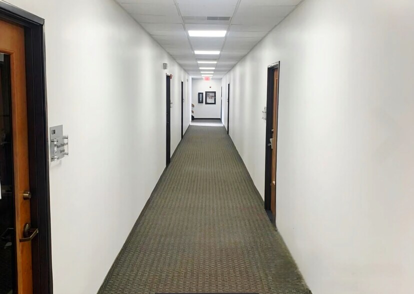 More Photos Of 610 S Industrial Blvd, Euless Office For Lease
