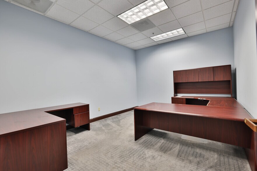 More Photos Of 1160 Mountain View Alviso Rd, Sunnyvale Office For Lease