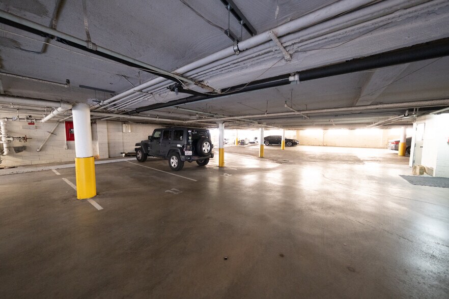 More Photos Of 240 S Doheny Dr, Beverly Hills Apartments For Sale