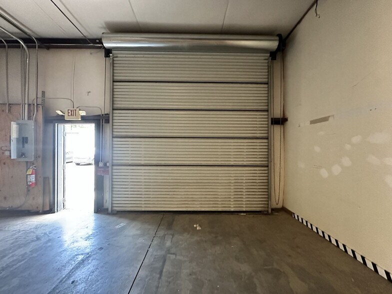 More Photos Of 6020 Parkway North Dr, Cumming Light Distribution For Lease
