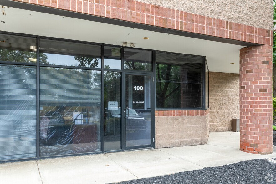 More Photos Of 6 Terri Ln, Burlington Light Distribution For Lease