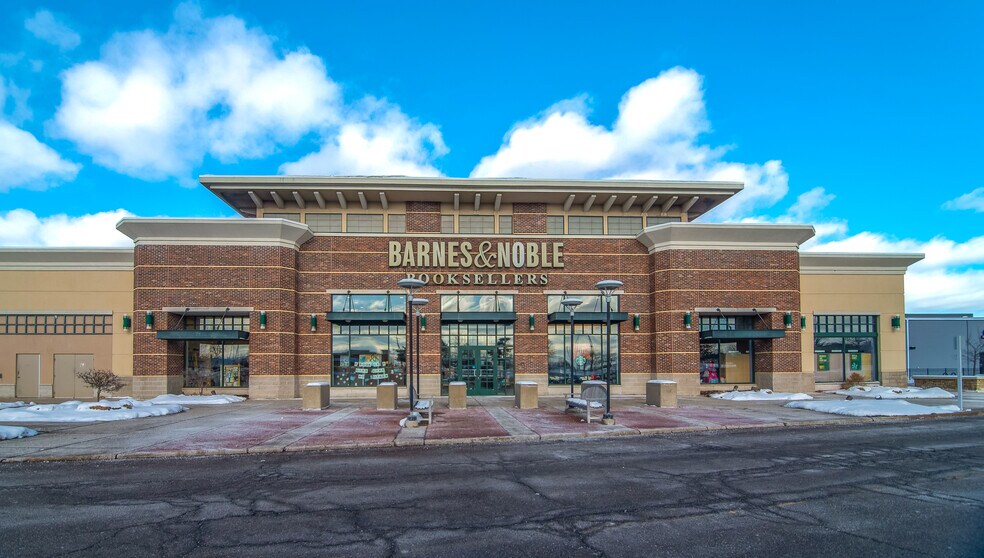 More Photos Of 5330 W Saginaw Hwy, Lansing General Retail For Lease