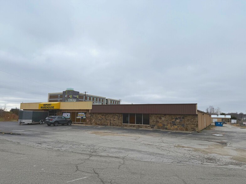 More Photos Of 2920 S Range Line Rd, Joplin General Retail For Sale
