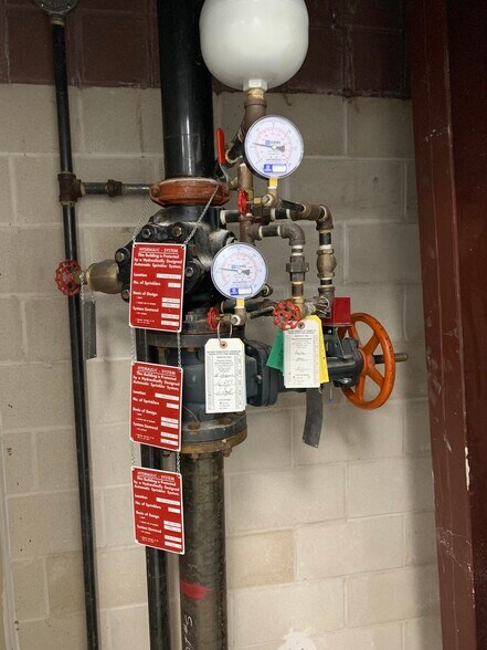 More Photos Of 12830 Cogburn Ave, San Antonio Light Distribution For Lease