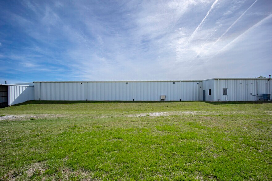 More Photos Of 6121 Highway 177, Shawnee Warehouse For Lease