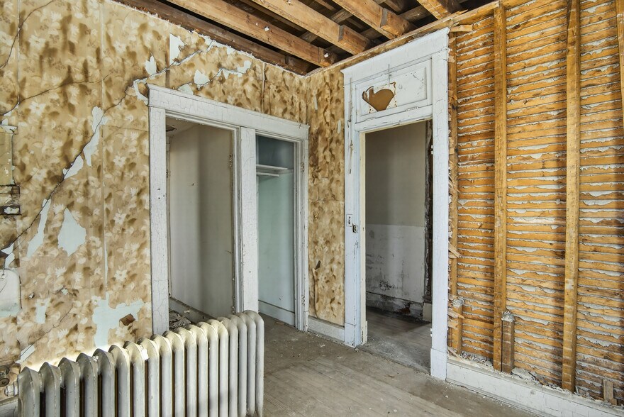 More Photos Of 104-110 S Hill Ave, South Hl, South Hill Office Residential For Sale