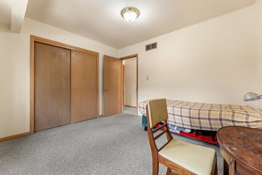 More Photos Of 11801 W Janesville Rd, Hales Corners Office For Sale