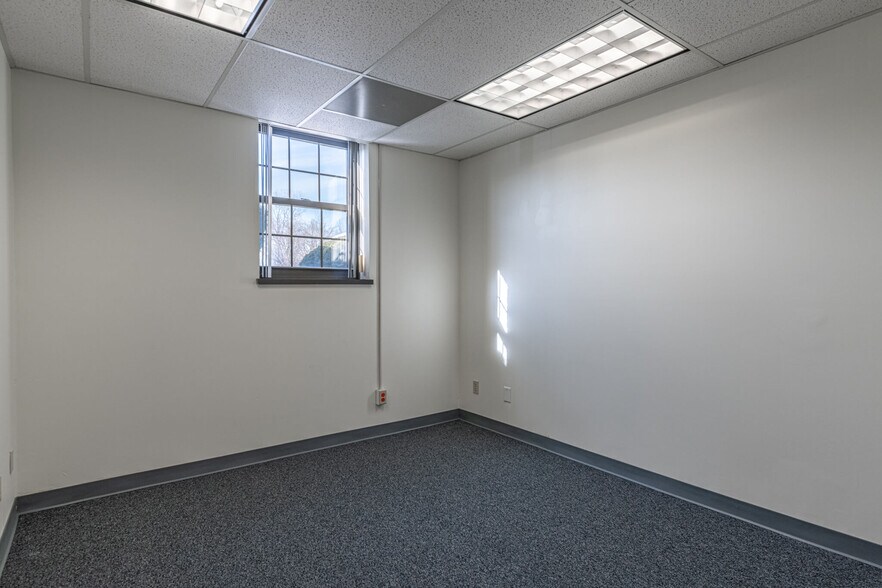More Photos Of 1130 Vester Ave, Springfield Medical For Lease