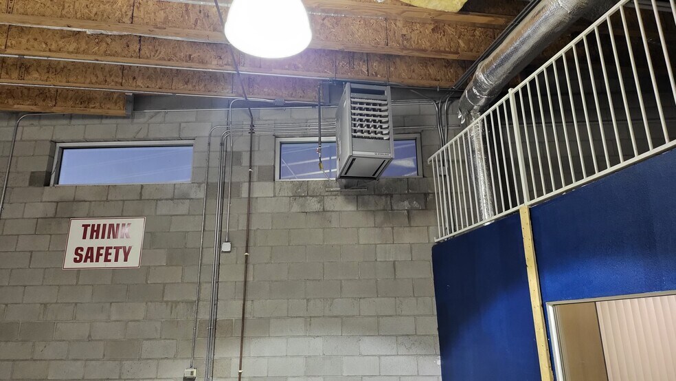 More Photos Of 303 Kansas Ave, Henderson Service For Lease