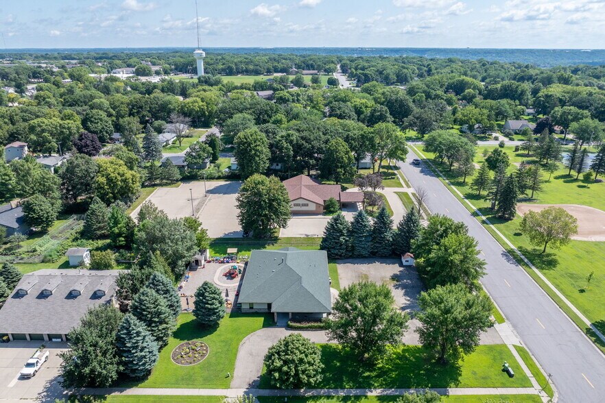 More Photos Of 1500 Edgewood Blvd, North Mankato Schools For Sale