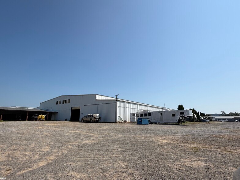 More Photos Of 145 Arena Dr, Cleveland Warehouse For Sale