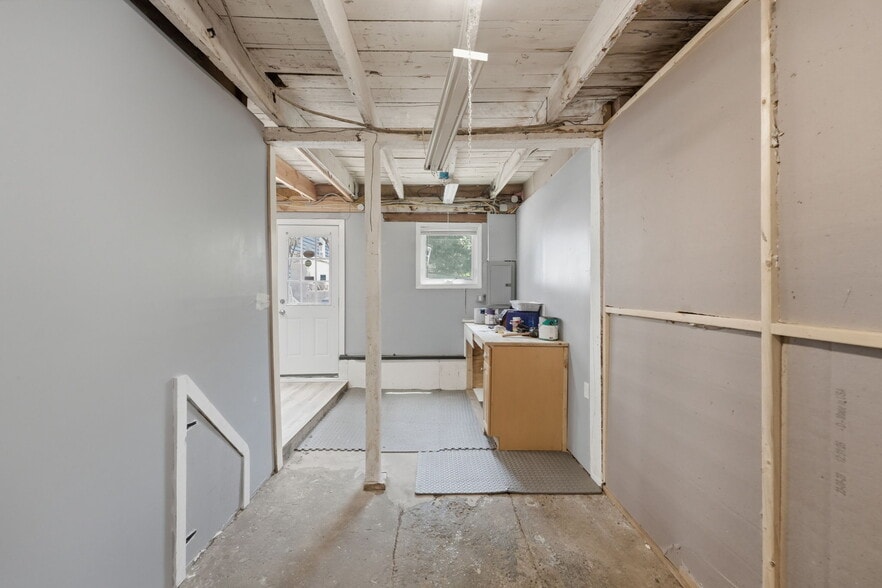 More Photos Of 415 Anthony St, Fall River Flex For Sale