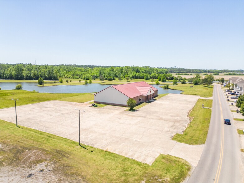 More Photos Of 888 St. Andrews Ln, Starkville Restaurant For Sale