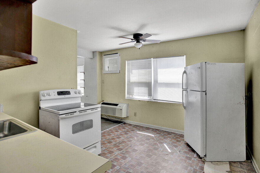 More Photos Of 205 11th Ave N, Jacksonville Beach Multifamily For Sale