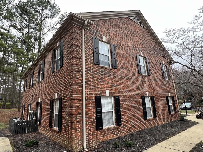 More Photos Of 123 Kingston Dr, Chapel Hill Loft Creative Space For Lease