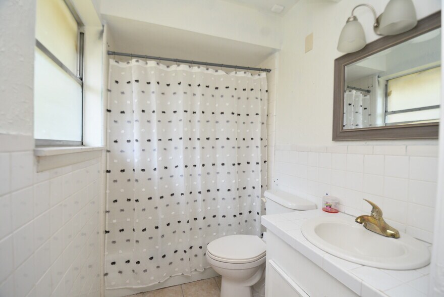 More Photos Of 736 Wilson Rd, Humble Medical For Lease