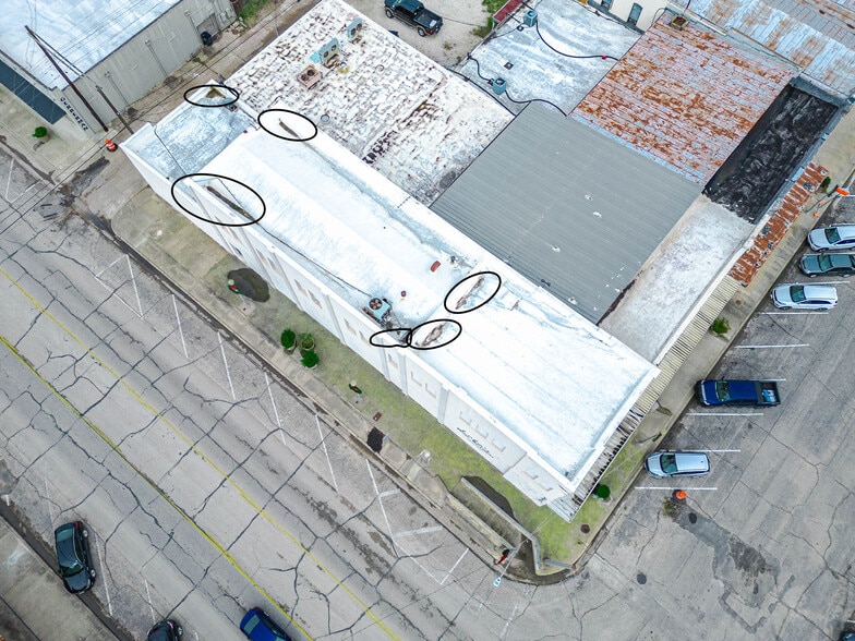 More Photos Of 101 E Monseratte St, El Campo Storefront For Sale