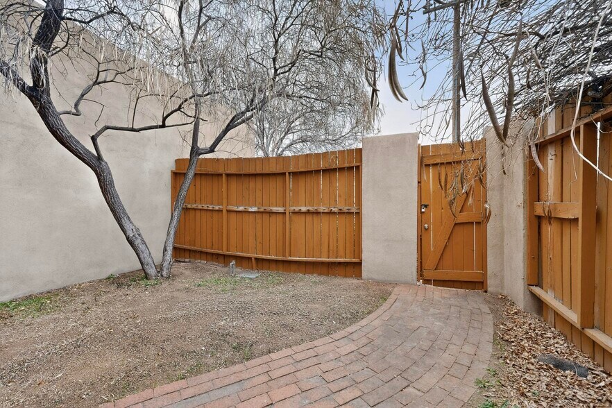 More Photos Of 501-505 14th St NW, Albuquerque Office Residential For Lease