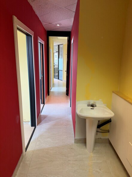 More Photos Of 9200 Mary St, Chilliwack Storefront Retail Office For Sale