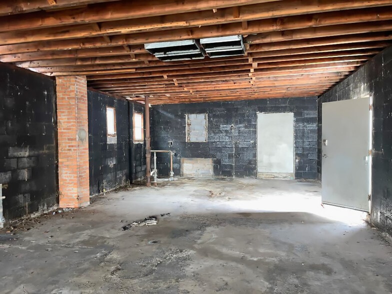 More Photos Of 513 W Westfield Ave, Roselle Park Storefront Retail Residential For Sale