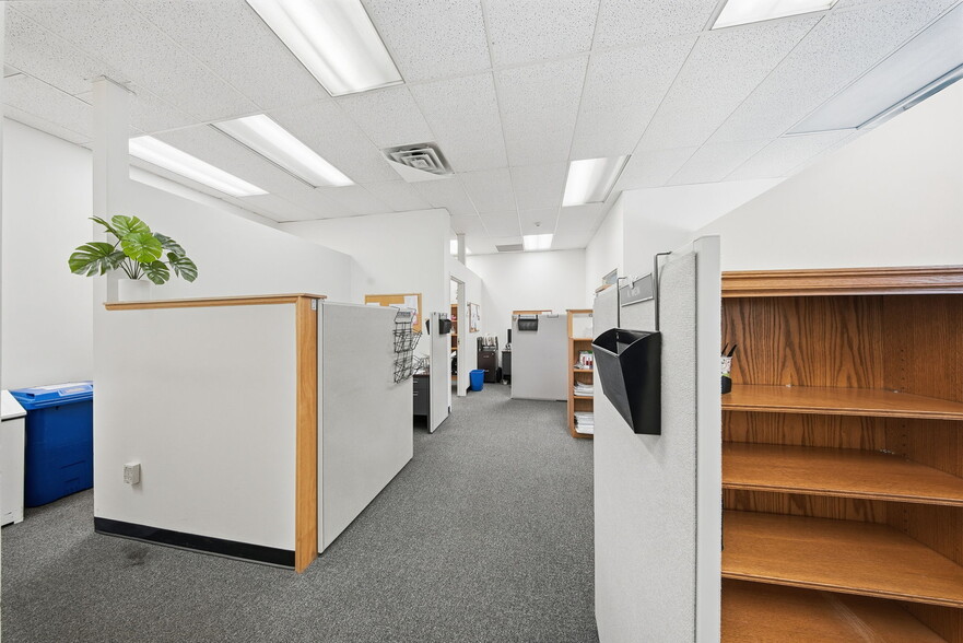 More Photos Of 70 Pleasant Hill Rd, New Windsor Township Office For Sale