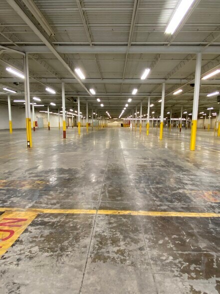 More Photos Of 51-61 Rexdale Blvd, Toronto Distribution For Lease