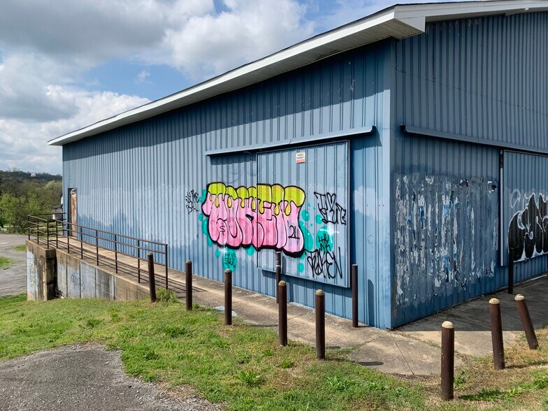 More Photos Of 2208 Dickerson Pike, Nashville Warehouse For Lease