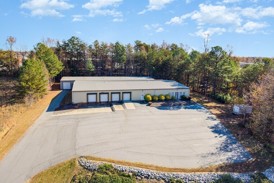 Primary Photo Of 2205 Gaither Ct, Archdale Warehouse For Lease