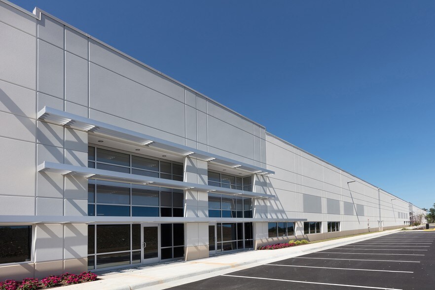 Primary Photo Of 11910 Balls Ford Rd, Manassas Warehouse For Lease