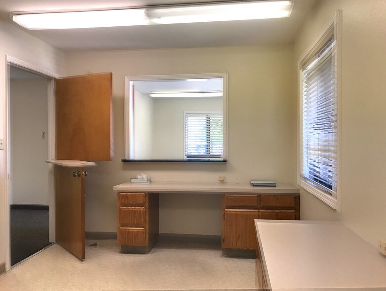 More Photos Of 901 Sunset Dr, Hollister Medical For Lease