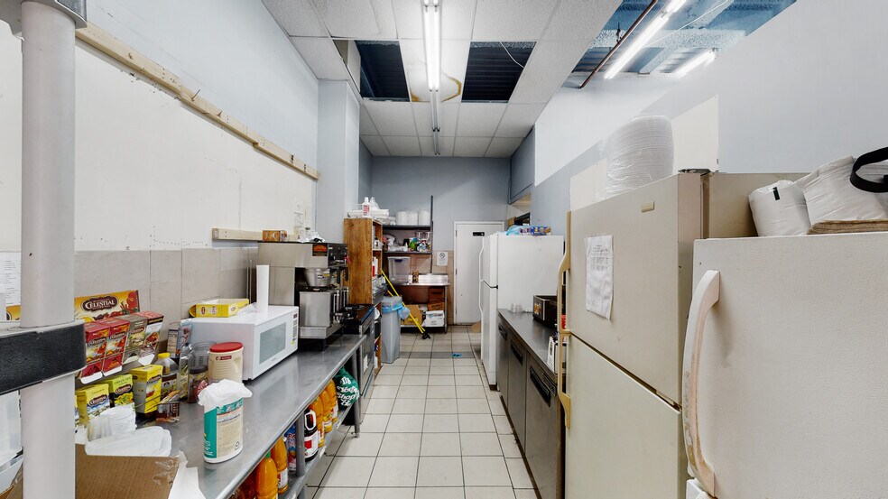 More Photos Of 331 Knickerbocker Ave, Brooklyn Medical For Lease