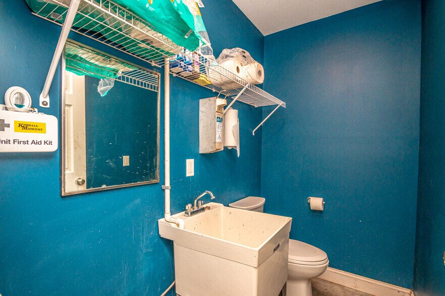 More Photos Of 45 Main St, Conway Auto Repair For Sale