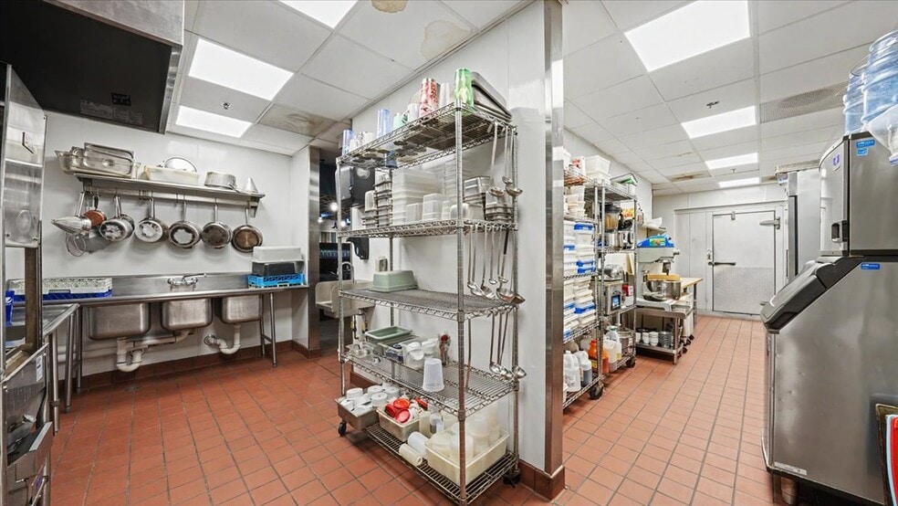 More Photos Of 102 Walnut St, Winona Office Residential For Sale