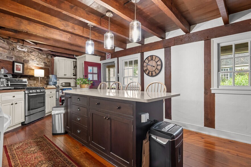 More Photos Of 111 S State St, Newtown Office Residential For Lease