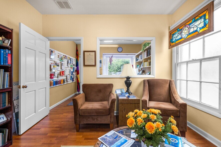 More Photos Of 537 7th Ave SW, Albany Religious Facility For Sale