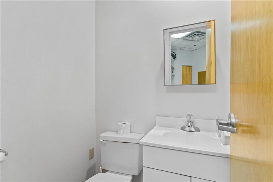 More Photos Of 1637 Mineral Spring Ave, North Providence Medical For Lease