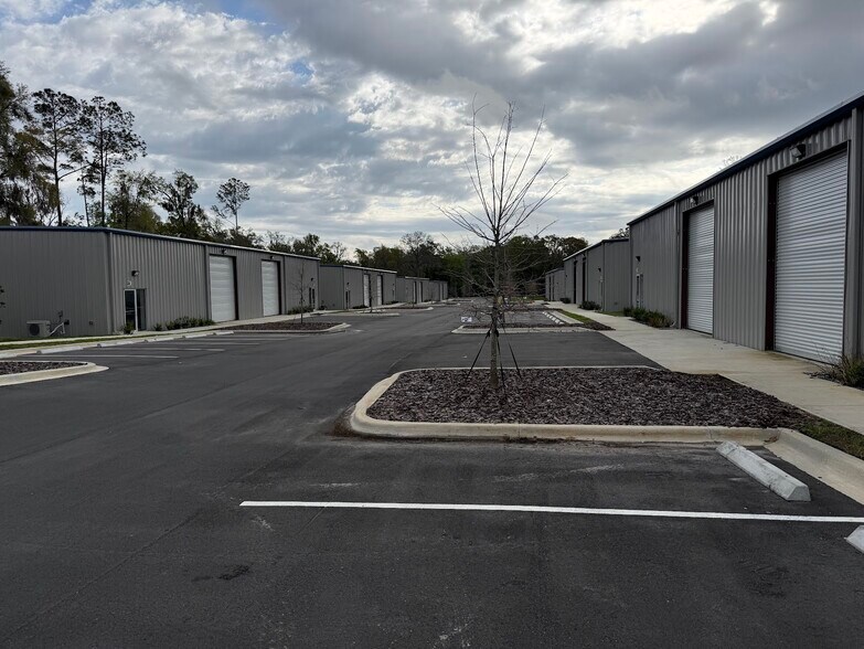 More Photos Of 5741 S Pine Ave, Ocala Service For Sale