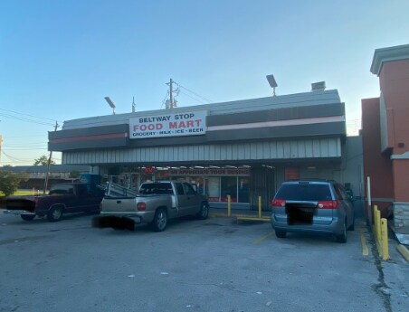 More Photos Of 720 W Sam Houston Pkwy S, Houston Convenience Store For Lease