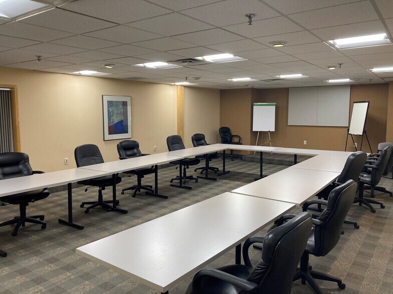 More Photos Of 87-125 Jeffrey Ave, Holliston Light Distribution For Lease