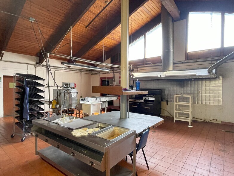 More Photos Of 732 Hamlin Hwy, Lake Ariel Restaurant For Sale