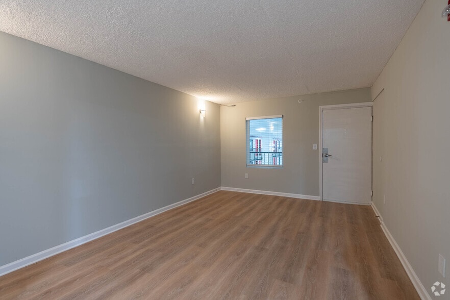More Photos Of 803 N 2nd St, Clarksville Apartments For Lease