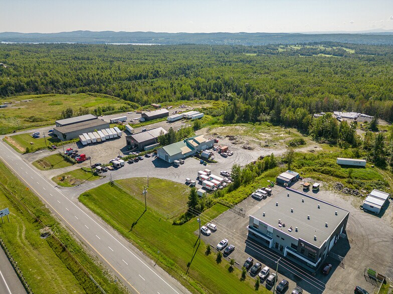 More Photos Of 9900 Boul Bourque, Sherbrooke Service For Lease