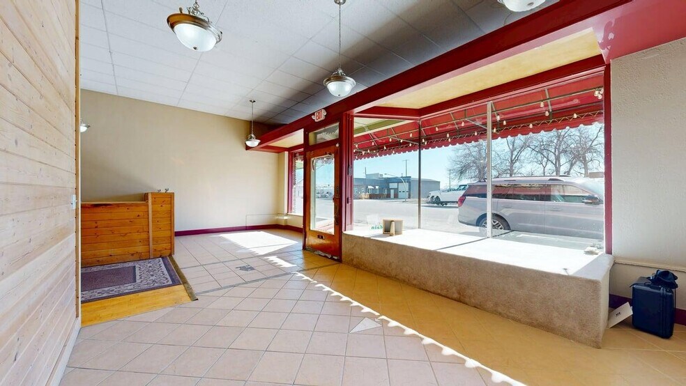 More Photos Of 113 E Main St, Laurel Office For Sale
