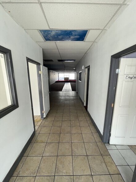 More Photos Of 6450 Bellingham Ave, North Hollywood Storefront Retail Office For Lease