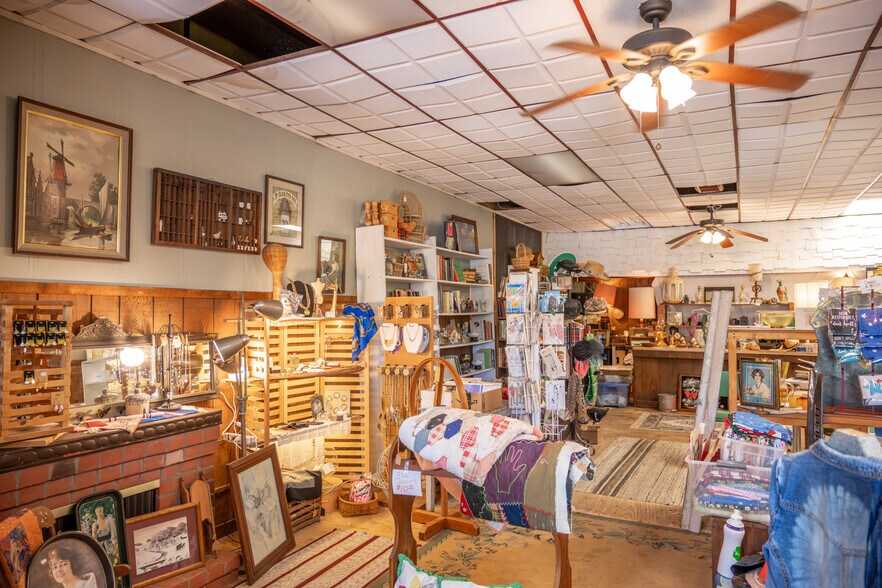 More Photos Of 215 Main St, Elroy Storefront Retail Residential For Sale