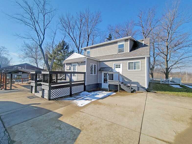 Primary Photo Of 8044 N Illinois St, Caseyville Office For Sale