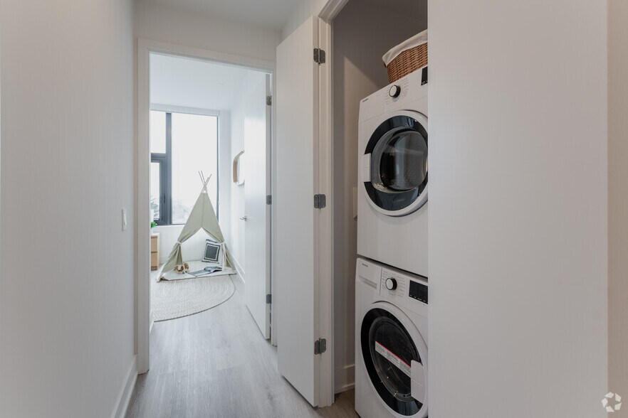More Photos Of 500 Upper Wellington St, Hamilton Apartments For Lease