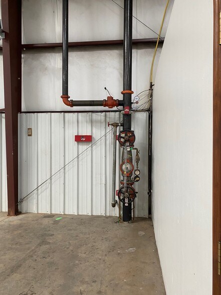 More Photos Of 3420 S Purdue St, Oklahoma City Warehouse For Lease