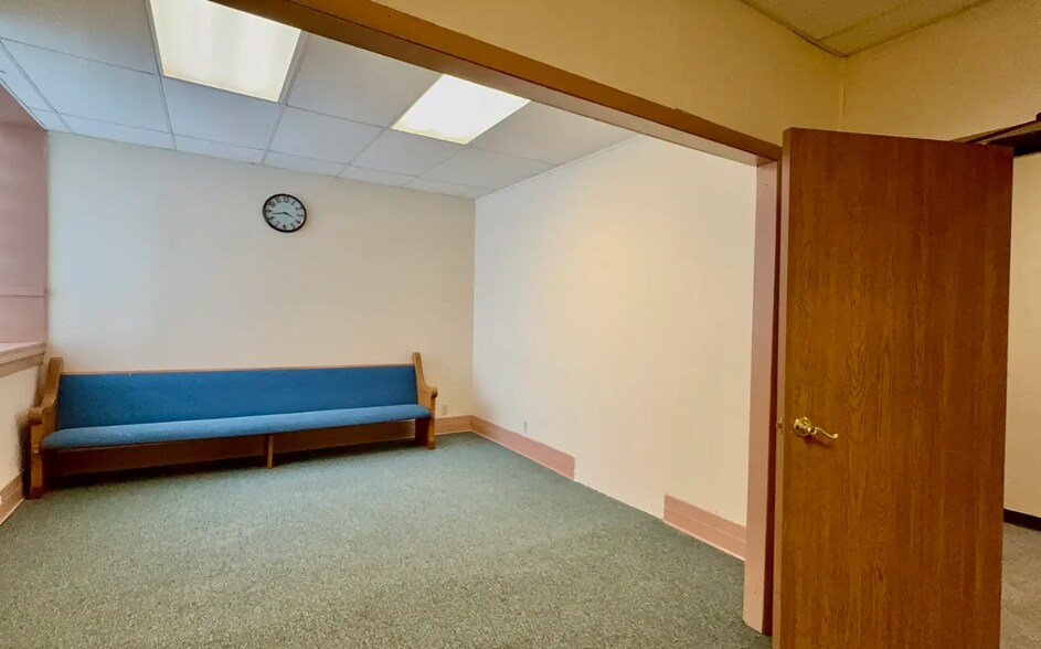 More Photos Of 1819 W Willow St, Lansing Religious Facility For Sale