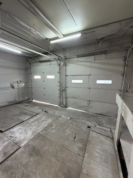 More Photos Of 923 Randolph Ave, Saint Paul Auto Repair For Sale